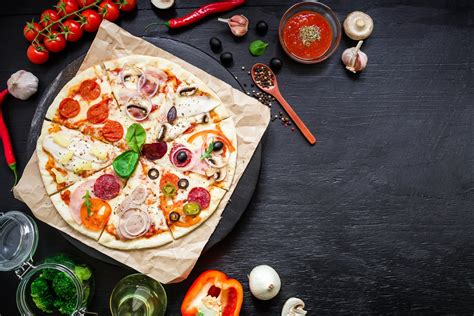Download Still Life Food Pizza 4k Ultra HD Wallpaper