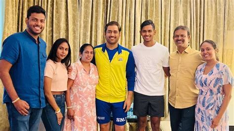 IPL 2023: Dhoni Tells Matheesha Pathirana's Sister After Meeting Pacer ...