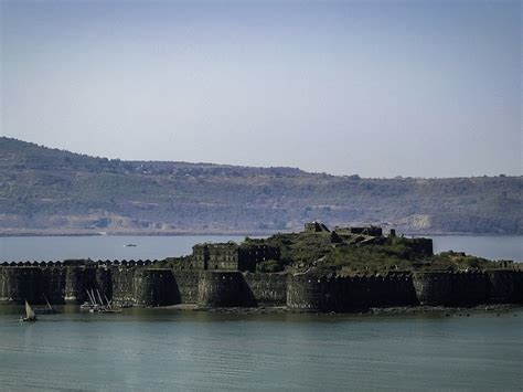 Murud - Janjira Fort, Alibaug - Timings, History, Best Time to Visit