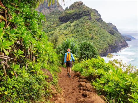 The Top 13 Places to Go Hiking in Hawaii for Your 2024 vacation