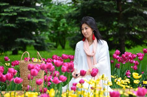 Woman Wearing Sun Hat · Free Stock Photo