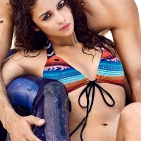 Inderjeet Singh Bollywood : Alia Bhatt Swimwear & Bikini Photos