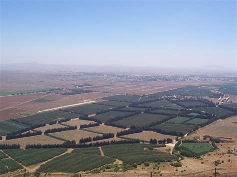 File:Golan heights border.jpg - Wikimedia Commons