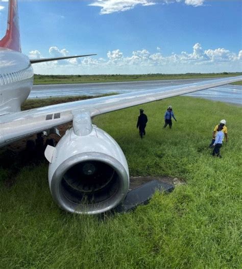 BREAKING LAM Mozambique Airlines Boeing 737 suffered a runway excursion - AIRLIVE