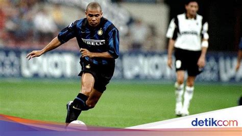 Vieri: Ronaldo Lebih Hebat dari CR7