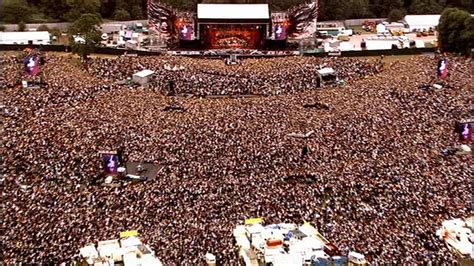 Robbie Williams: Live at Knebworth - Robbie Williams Image (3435916 ...