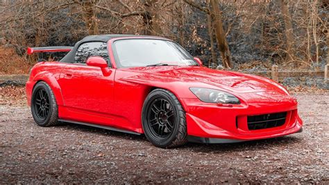 Fizzle's *MODIFIED* Honda S2000 is a WEAPON! - YouTube