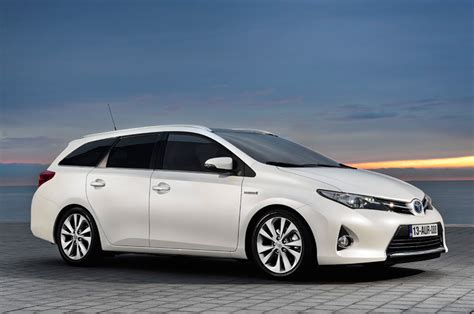 Toyota Auris Touring Sports Specs Revealed - autoevolution