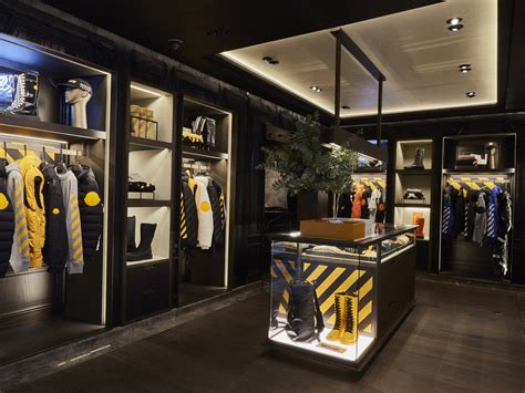 Moncler Flagship Store in Seoul | LES FAÇONS