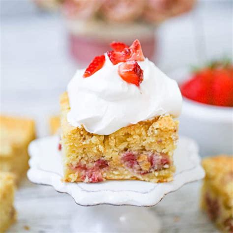 Fresh Strawberry Yogurt Cake - The Baking ChocolaTess