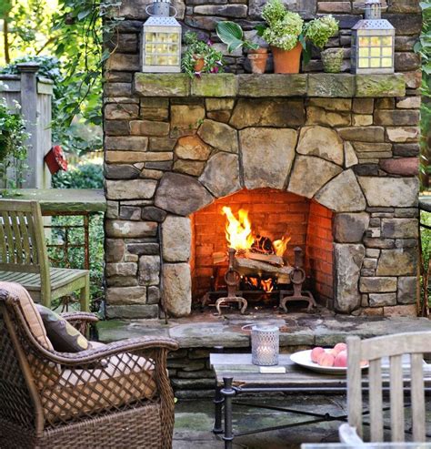 32 The Best Backyard Fireplace Design Ideas You Must Have - HMDCRTN