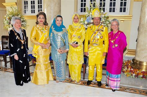 Kee Hua Chee Live!: THE CORONATION OF HIS ROYAL HIGHNESS SULTAN IBRAHIM SULTAN ISKANDAR OF ...