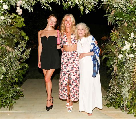 Gwyneth Paltrow shares photo with mom Blythe Danner and daughter Apple - Good Morning America