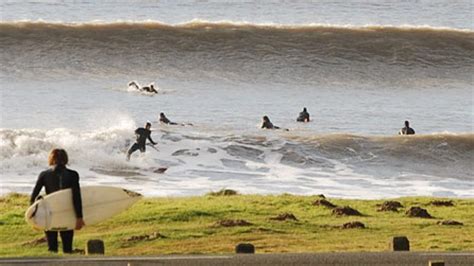 BBC - Wales - Nature - surfing mini site - Surfing beaches in Wales