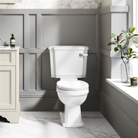 Hudson Traditional Close Coupled Toilet With Soft Close Seat