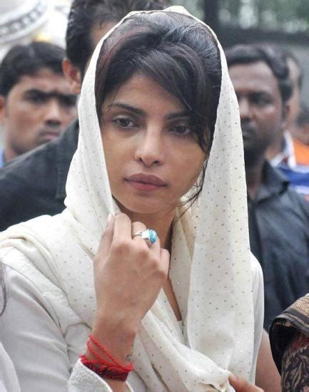 20 Pictures of Priyanka Chopra Without Makeup | Styles At Life