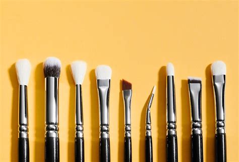 Makeup Artists’ Favourite Eye Makeup Brushes | BEAUTY/crew