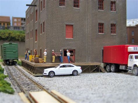 HO scale loading dock. | Model trains, Model train layouts, Train layouts