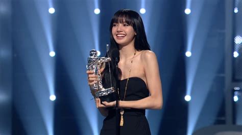 Lisa Wins Best K-Pop Award - MTV VMAs 2022 (Video Clip)