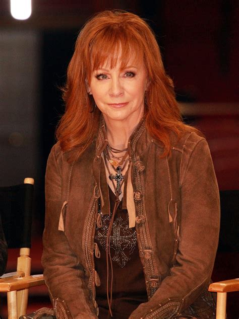 Reba McEntire Shares Emotional Post On 25th Anniversary Of Tragic Plane Crash - Fame10