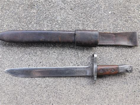 Canadian "Ross" Rifle Bayonet and Scabbard - Trade In Military