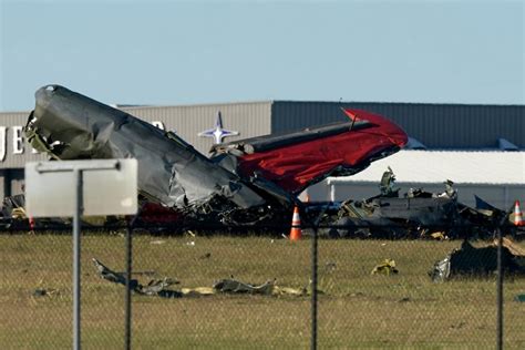 6 killed after vintage aircraft collide at Dallas air…