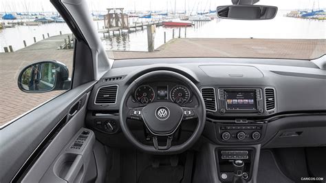 2016 Volkswagen Sharan - Interior | Caricos