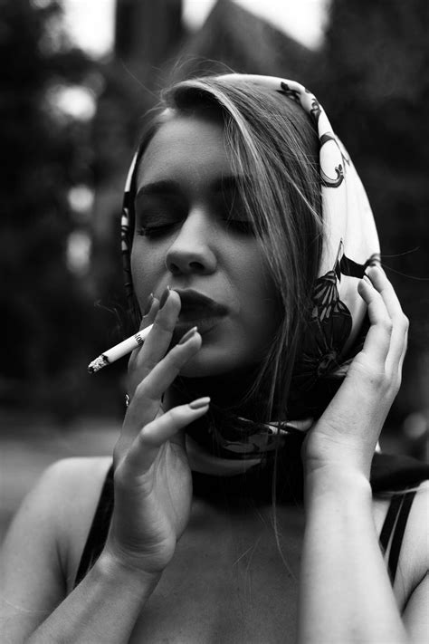 black and white woman smoking cigarette Smoking Ladies, Sexy Smoking, Girl Smoking, Women ...
