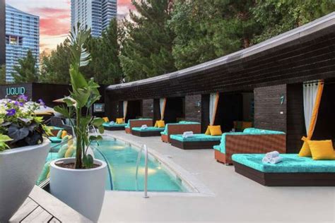 LIQUID Pool Lounge Las Vegas Pool Cabanas · Vegas Club Life: VIP Simplified