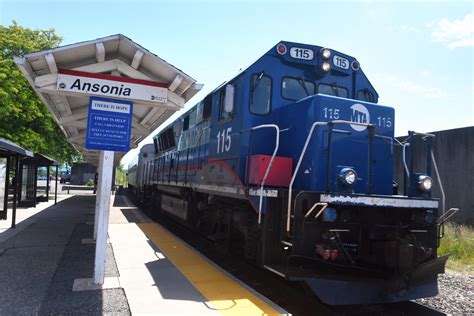 Officials: 10 hurt in Waterbury Metro-North train crash