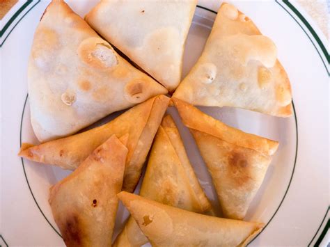 Homemade Pakistani Samosa Recipe – Cooking with Seema