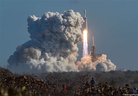 The SpaceX Falcon Heavy Launch as seen from Playalinda Beach, 3.9 Miles ...