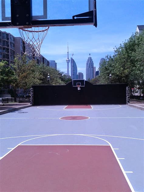 Toronto things: Best outdoor basketball courts in Toronto