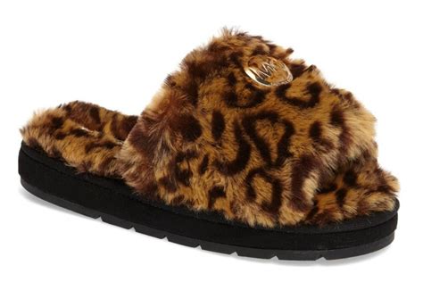 12 Super-Cute Slippers For Tween Girls – Footwear News