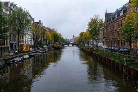 Walking Amsterdam's Canals: A Guide to the Most Scenic Routes