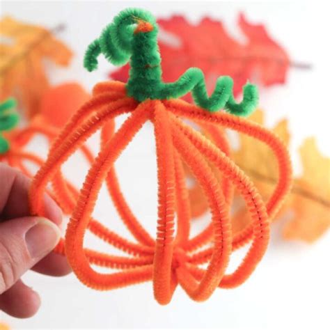 Quick & Easy Fall Pipe Cleaner Pumpkin Craft for Kids