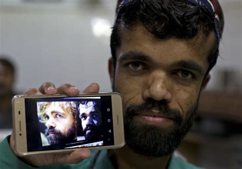 Pakistani waiter finds fame as 'Game of Thrones' look-alike | Actor peter, Look alike, Waiter
