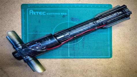 Building And Painting 3D PRINTED Kylo Ren lightsaber - YouTube