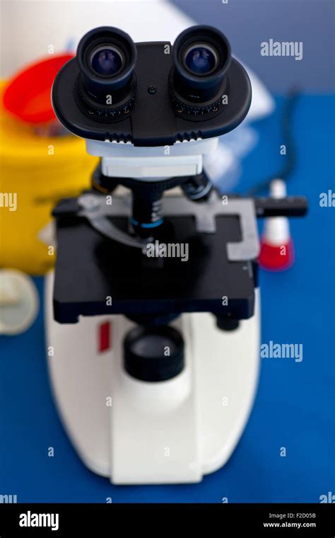 Microscope in the analysis laboratory Stock Photo - Alamy