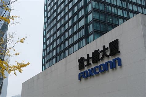 Foxconn plans to set up four-five chip fabs in India