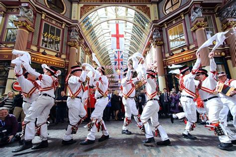 customs and traditions in uk