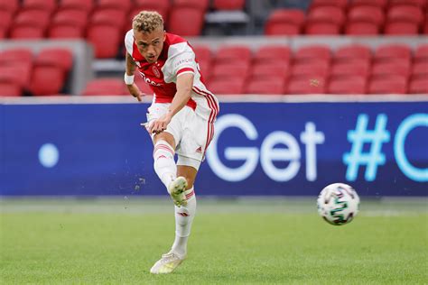 Dutch report: Celtic-linked winger Noa Lang to stay with Ajax this ...