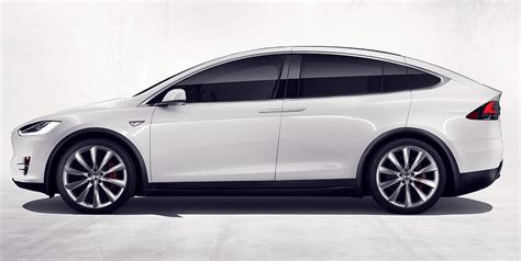 Elon Musk ha presentato a Palo Alto la Tesla Model X, Suv full electric ...