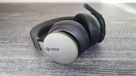 Microsoft Xbox Wireless Headset review – stuck in its console roots | PCGamesN