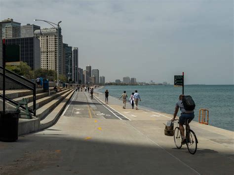 Chicago Lakefront Trail – Chicago Traveler