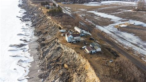 Photographer says Lake Erie erosion is putting junk into the lake | CBC News