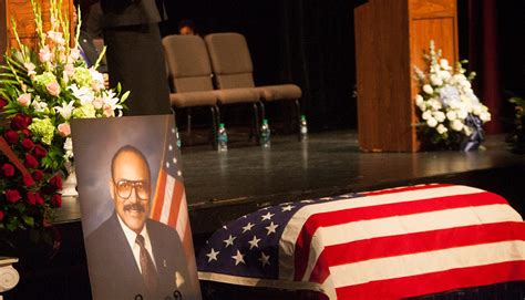 Several hundred fill Oxnard auditorium to remember Bedford Pinkard