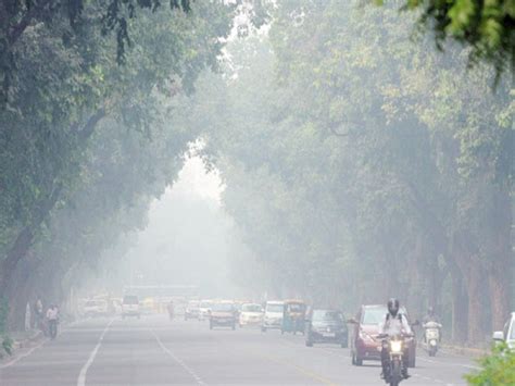 DELHI AQI | Delhi residents breathe in toxins as air quality turns ...