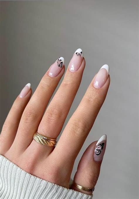 30 Amazing Almond Nail Design in May 2021