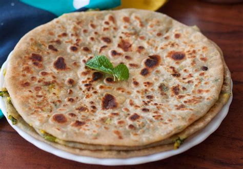 आलू पराठा रेसिपी | आलू के पराठे कैसे बनायें | Aloo Paratha Recipe In Hindi